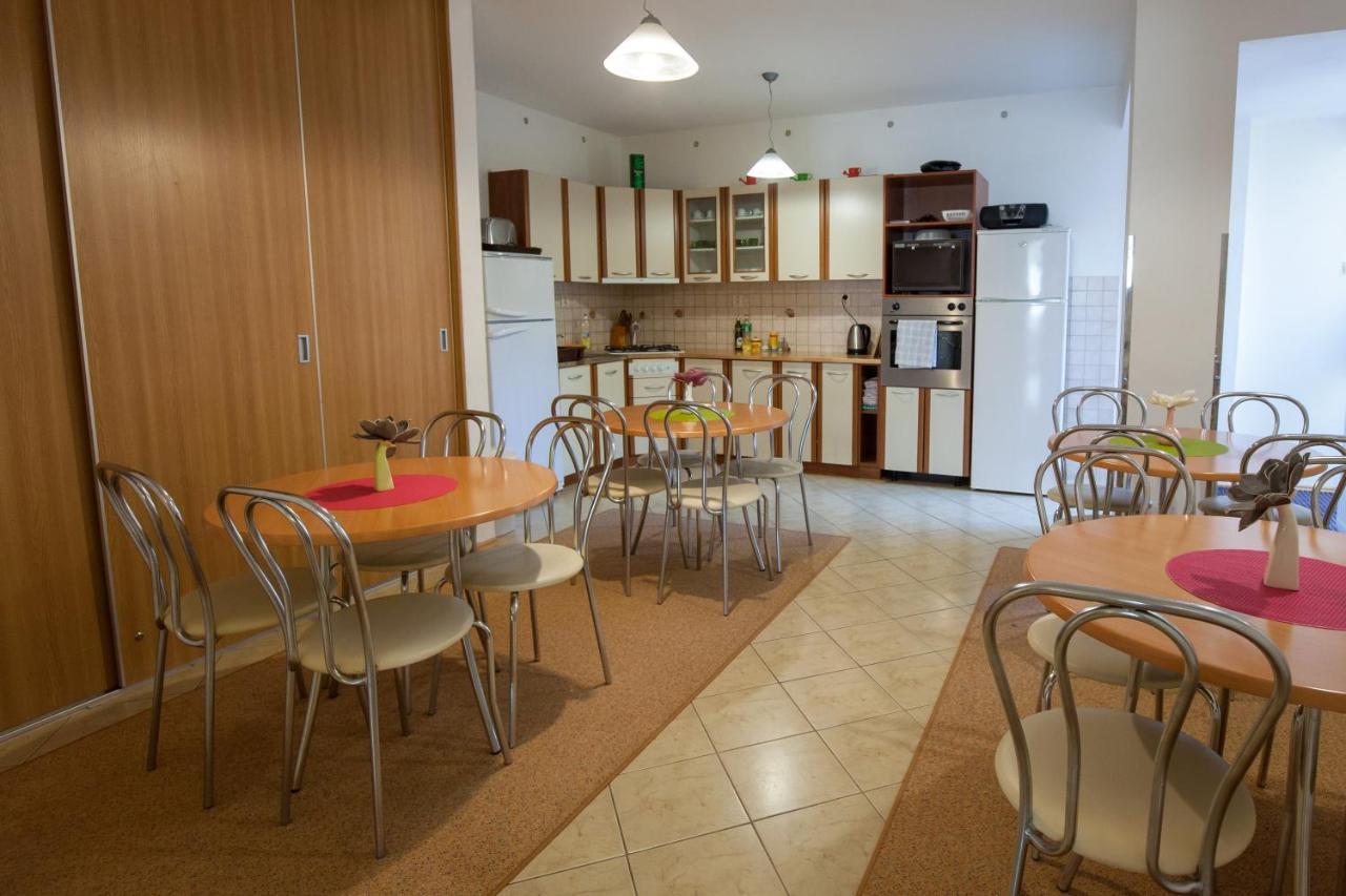 Privat Julia Hotel Vrbov Eksteriør billede