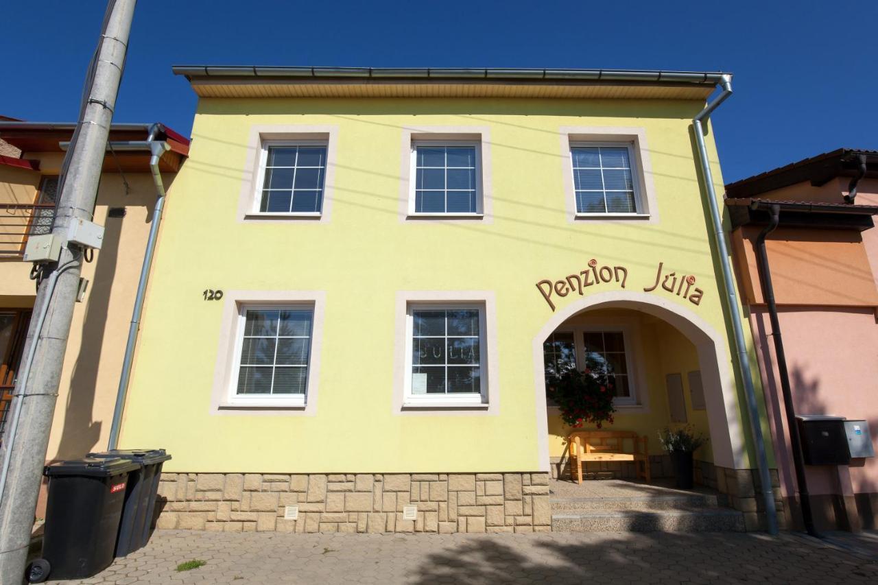 Privat Julia Hotel Vrbov Eksteriør billede