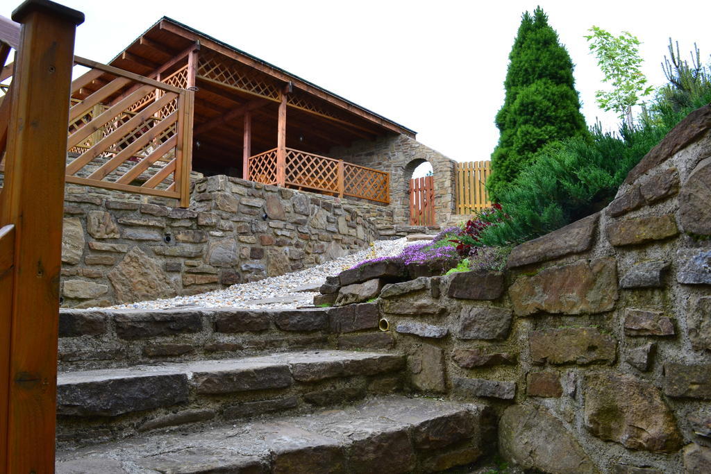 Privat Julia Hotel Vrbov Eksteriør billede