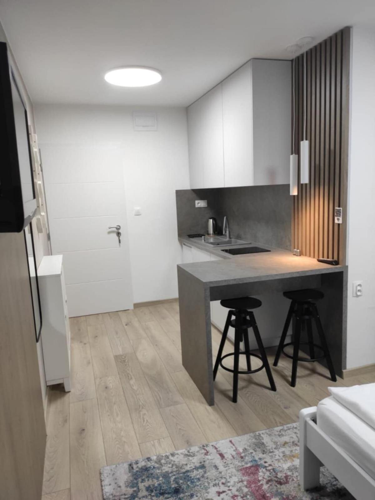 Privat Julia Hotel Vrbov Eksteriør billede