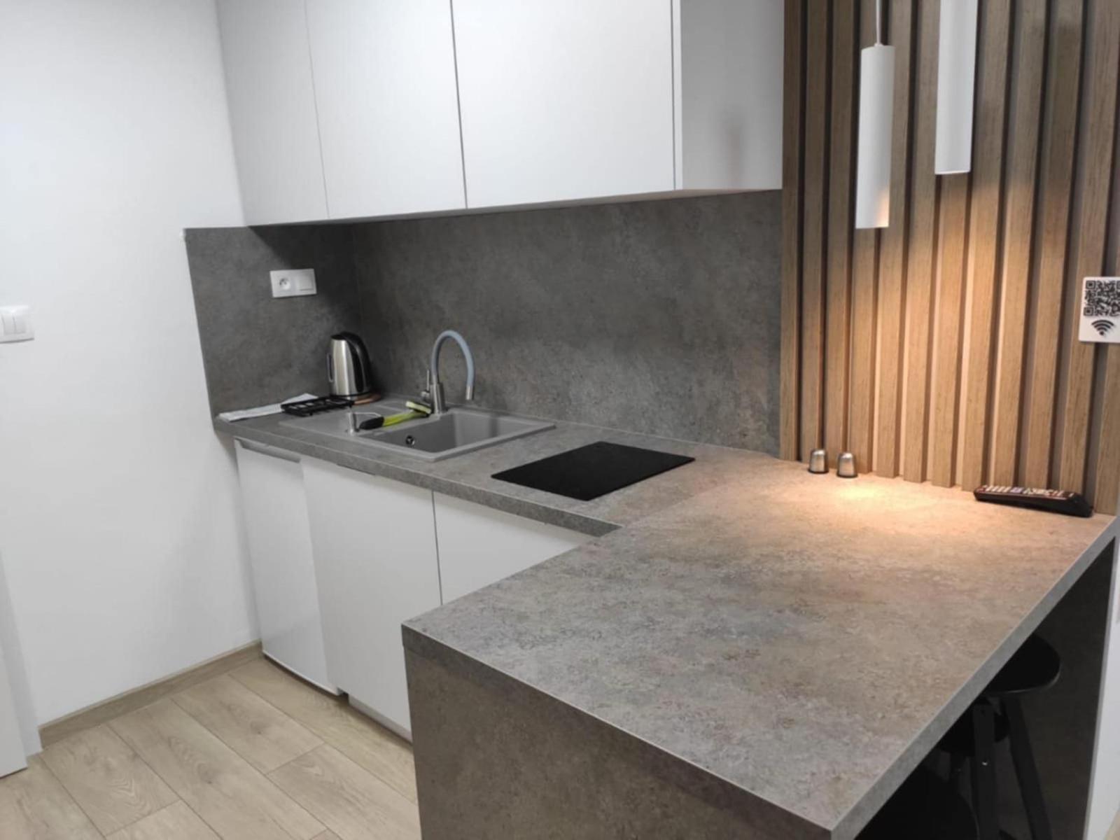 Privat Julia Hotel Vrbov Eksteriør billede