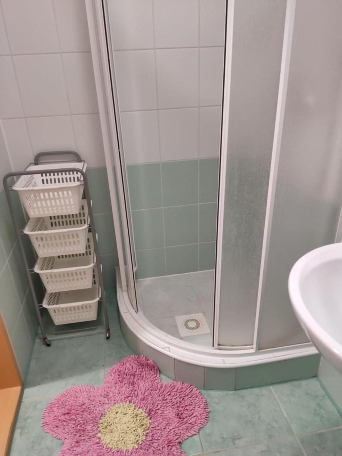 Privat Julia Hotel Vrbov Eksteriør billede