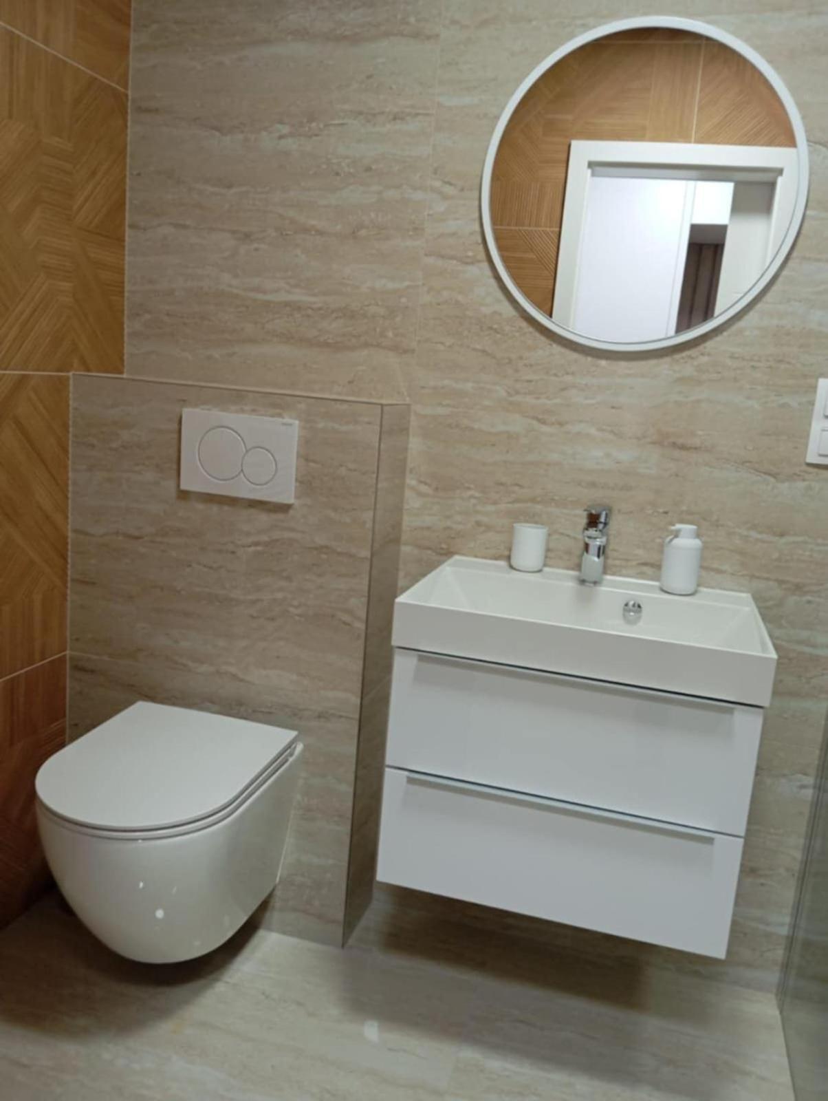 Privat Julia Hotel Vrbov Eksteriør billede