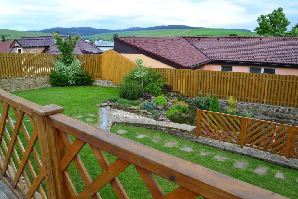 Privat Julia Hotel Vrbov Eksteriør billede