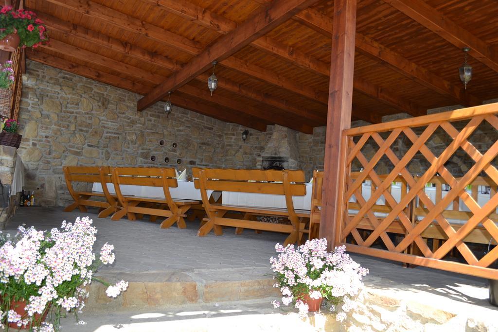 Privat Julia Hotel Vrbov Eksteriør billede